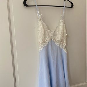 JONQUIL PERIWINKLE SILK LACE CHEMISE